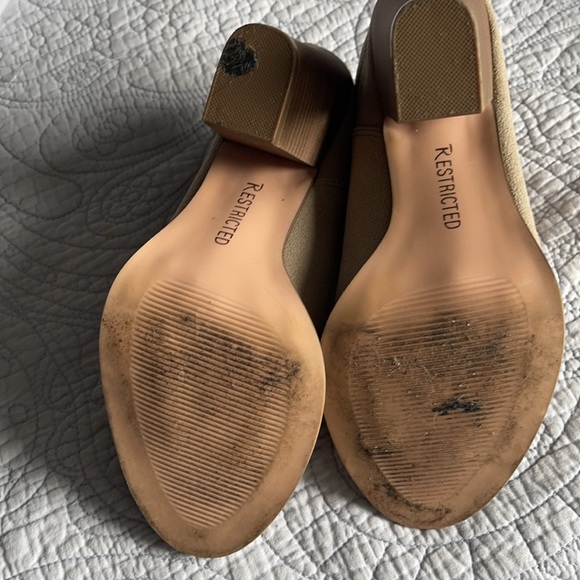 Restricted mules 2 markings in pictures size 7 - Picture 4 of 9